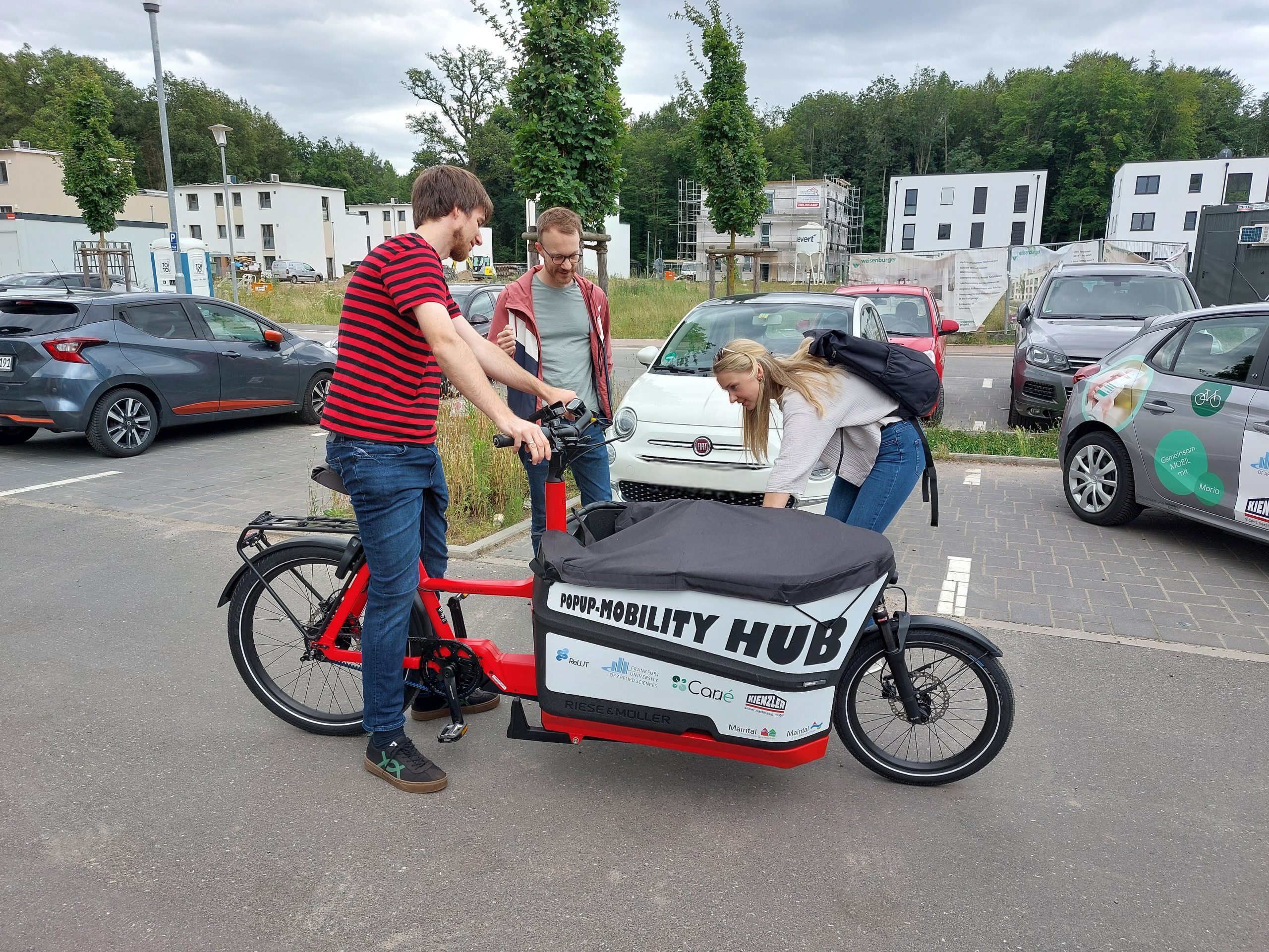 Umfrage: Mobilitätsstationen als sinnvolle Maßnahme zur Reduzierung von Treibhausgasen?